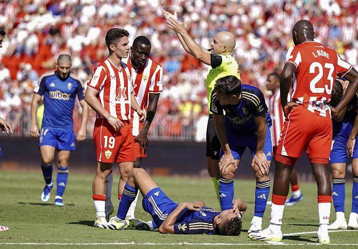 Almería y Granada disputaron en surrealista partido en la ida; ya saben cuándo será la vuelta.