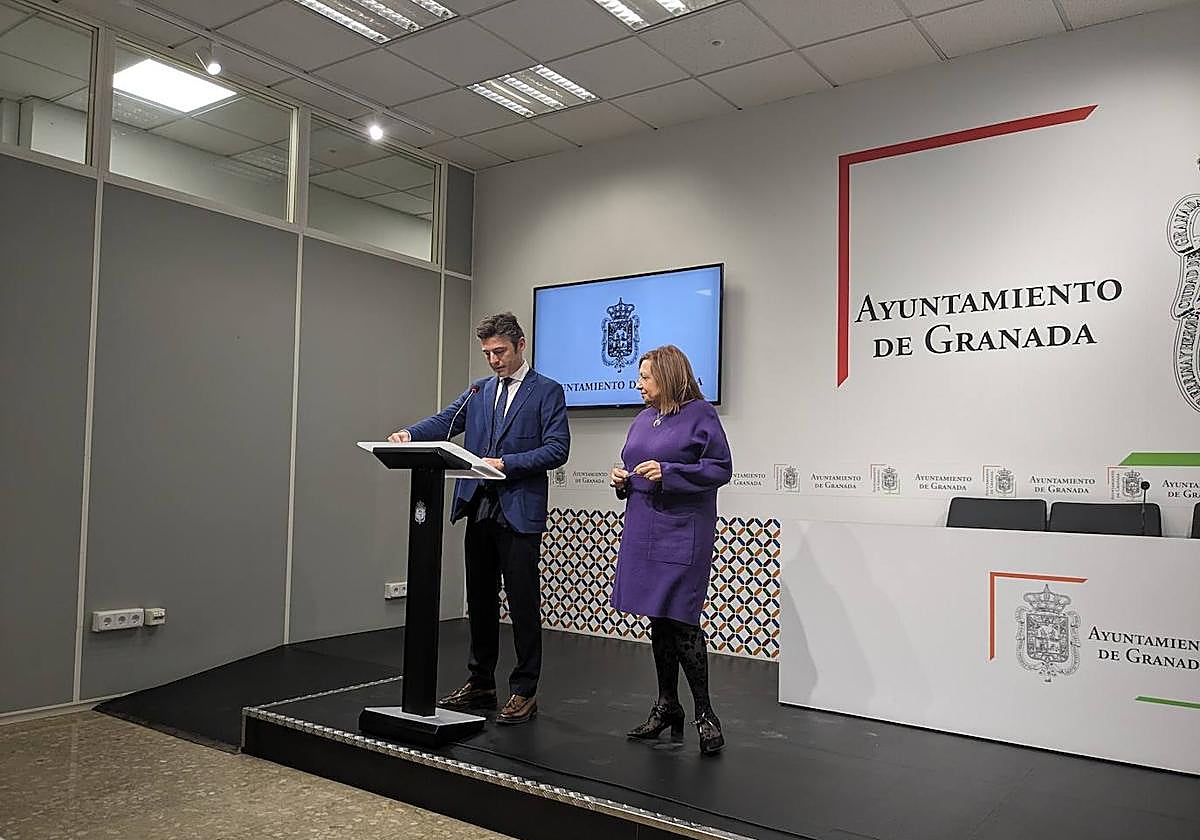 No se trata, como recalca el portavoz, Jorge Saavedra, «de cobrar más a los granadinos sino de que se pague en la medida en la que corresponda».