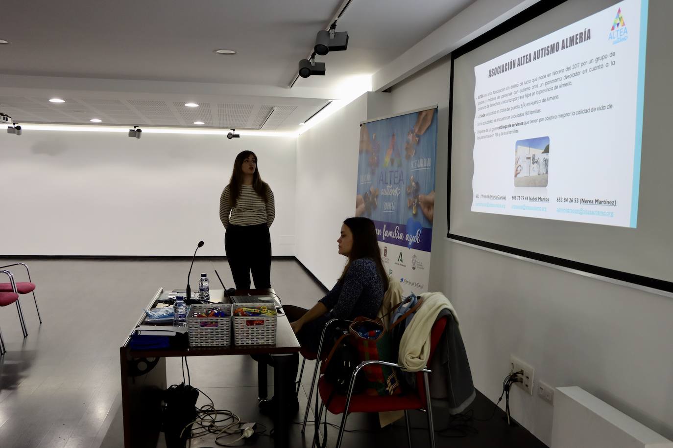 Unicaja Costa de Almería quiere dar visibilidad al autismo