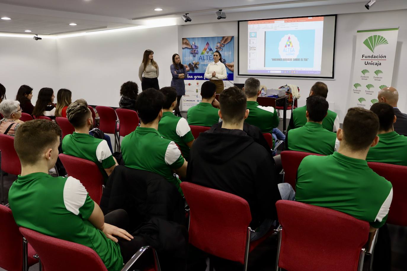 Unicaja Costa de Almería quiere dar visibilidad al autismo
