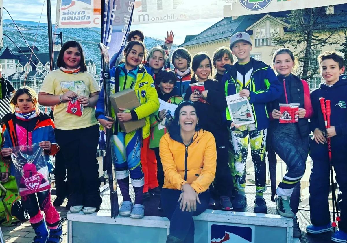 Los participantes, con María José Rienda.