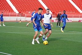 Imagen del entrenamiento de ayer de los disponibles para Garitano.