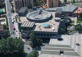 Vista del Palacio de Congresos, donde se ubica uno de los dos medidores de calidad del aire de la capital.