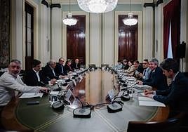 Reunión del ministro de Agricultura con organizaciones agrarias, este viernes en Madrid.