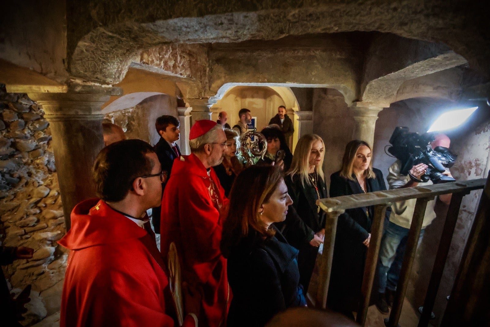 Las imágenes de la celebración de San Cecilio en Granada: salaíllas y habas para todos