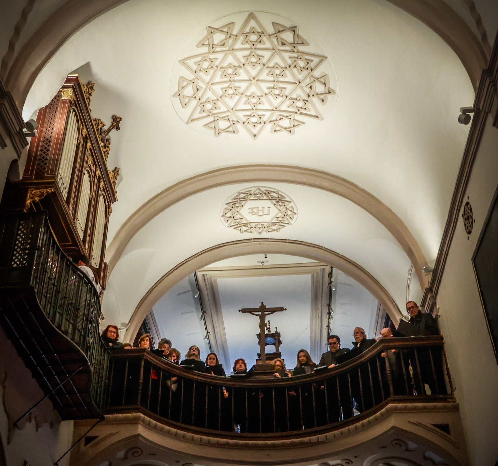 Las imágenes de la celebración de San Cecilio en Granada: salaíllas y habas para todos