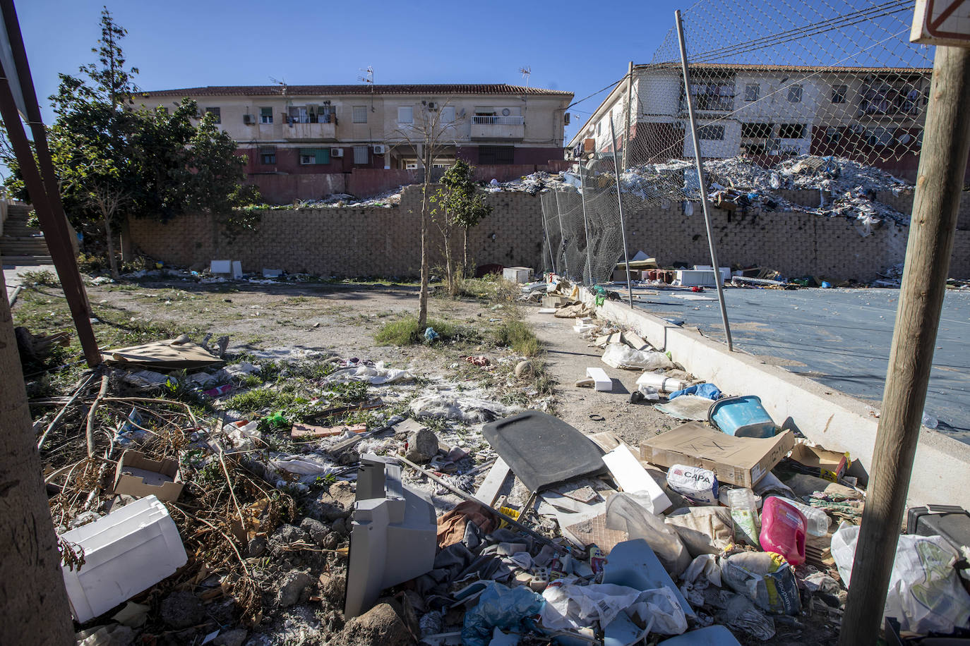 El barrio de San Antonio, convertido en un vertedero.