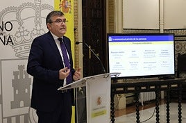 El subdelegado del Gobierno de España en Granada, José Antonio Montilla, durante la rueda de prensa.