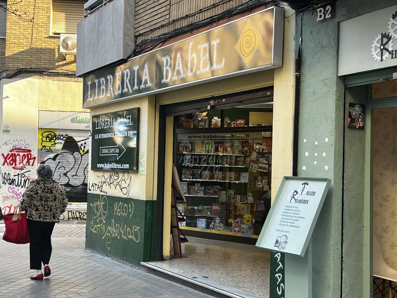 Las imágenes del centro de Granada lleno de grafitis