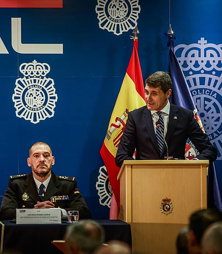 Imagen secundaria 2 - Acto celebrado en la Jefatura Superior de Policía Nacional.
