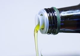 Retiran este aceite de oliva de los supermercados y piden no consumirlo.