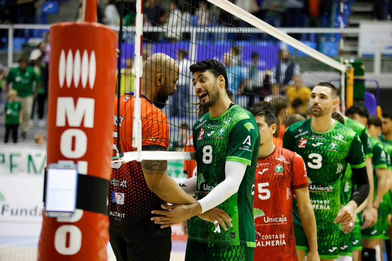 Moisés Cézar y Jorge Fernández se saludan en Almería; hoy la batalla se traslada a El Batán.