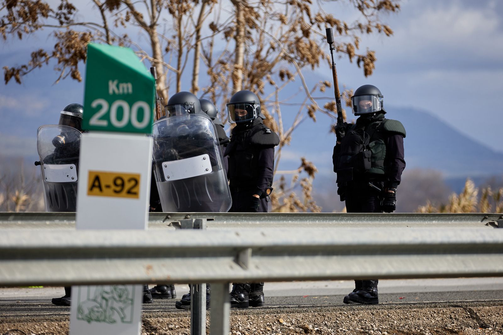 Las protestas de los agricultores de la A-92 en Huétor Tájar, en imágenes