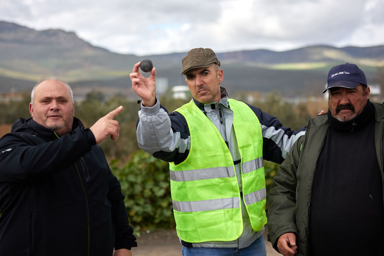 Las protestas de los agricultores de la A-92 en Huétor Tájar, en imágenes