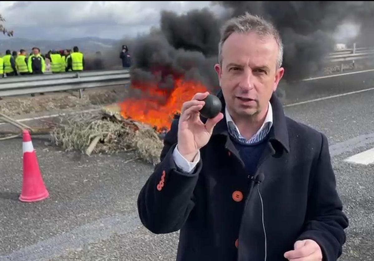 El redactor de IDEAL José Antonio Muñoz informa de la última hora de las protestas en Huétor Tájar