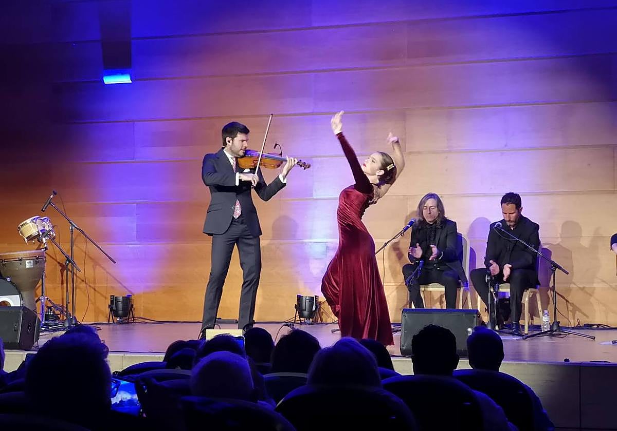 El violinista cordobés Paco Montalvo, sobre el escenario.