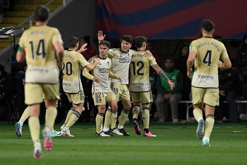 Las imágenes del partidazo del Granada en Barcelona