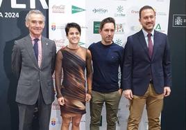 María Pérez, junto a Jacinto Garzón, reconocida como 'Andaluza de Oro' en los Premios de la Federación de Periodistas de Andalucía.