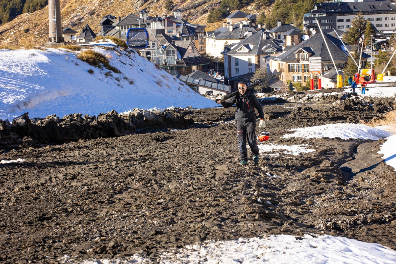 Así han quedado las pistas de Sierra Nevada con la inundación de barro