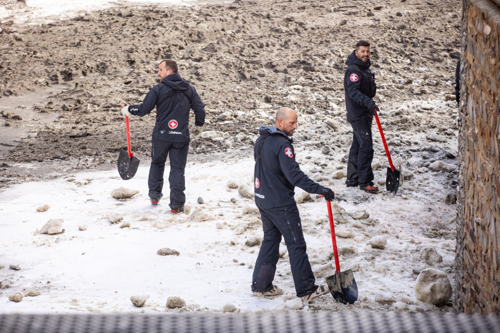 Así han quedado las pistas de Sierra Nevada con la inundación de barro