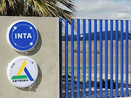 Acceso al campus principal del centro tecnológico, que estrena el logotipo del Cetedex.