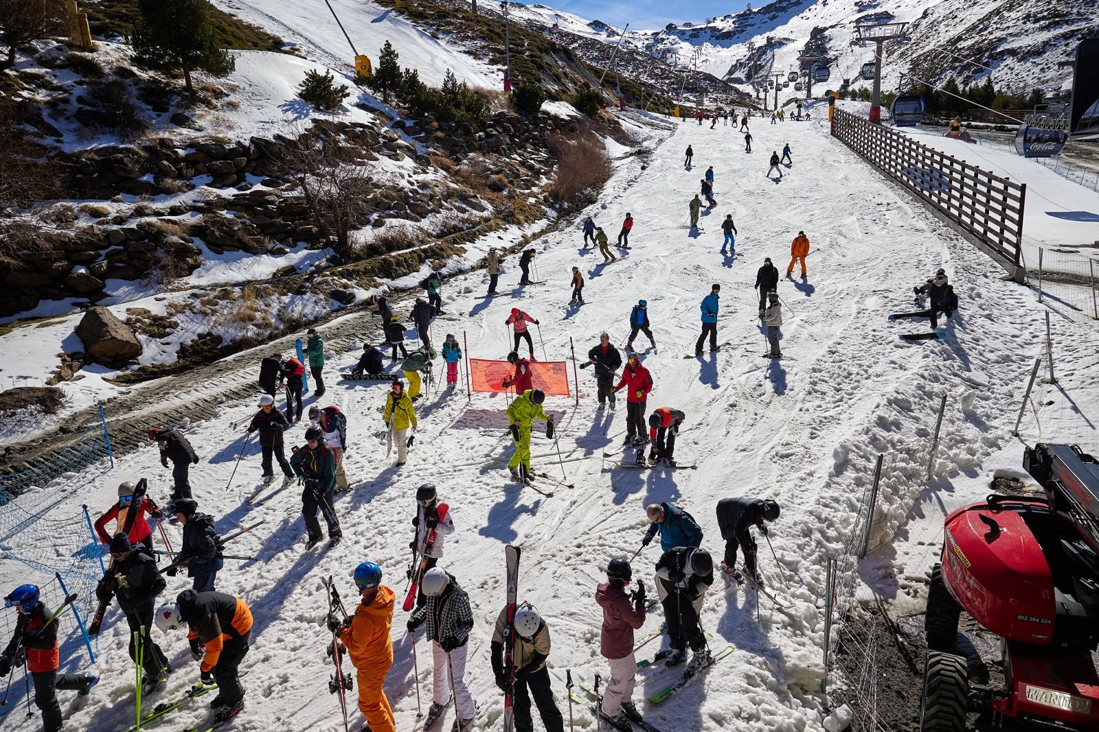 Las imágenes del día después del barro en Sierra Nevada