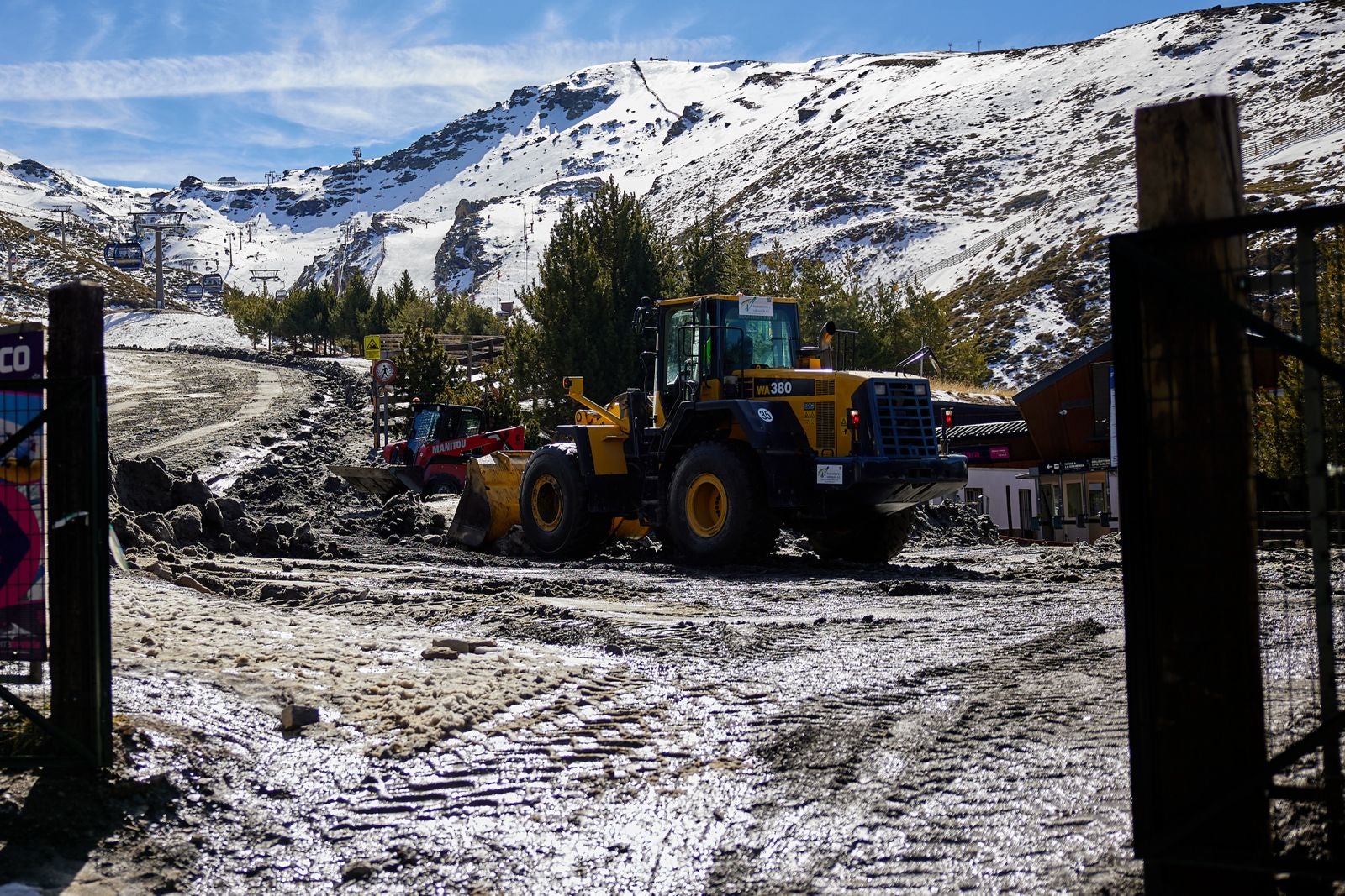 Las imágenes del día después del barro en Sierra Nevada