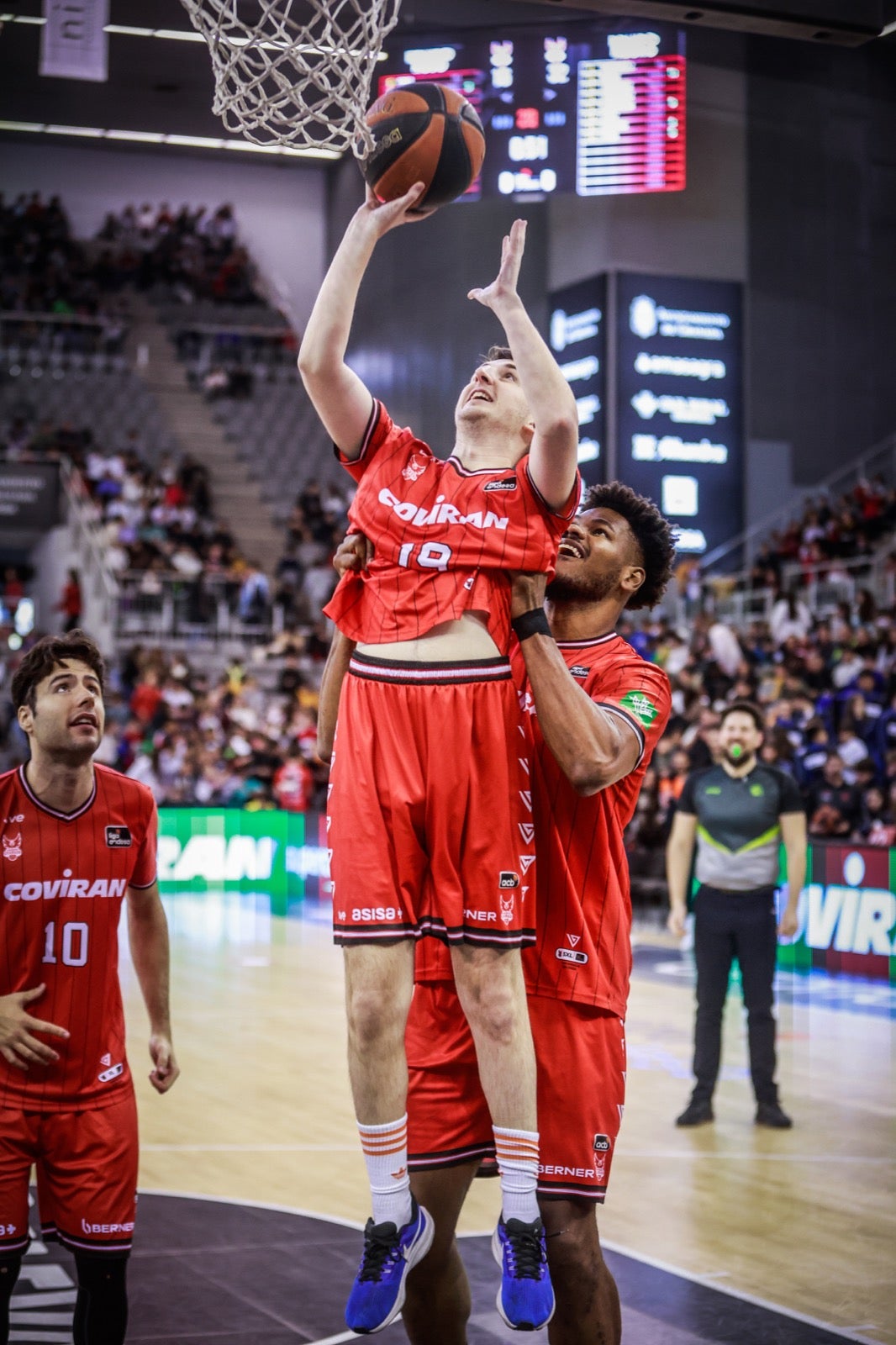 Las imágenes de los niños en el Fénix Game del Palacio de los Deportes