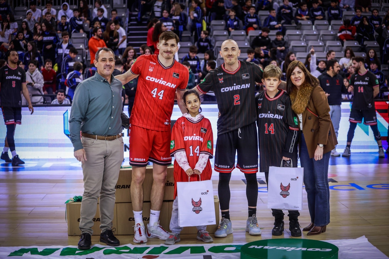 Las imágenes de los niños en el Fénix Game del Palacio de los Deportes