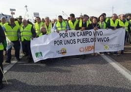 Representantes de las organizaciones agrarias y cooperativas, en la manifestación.