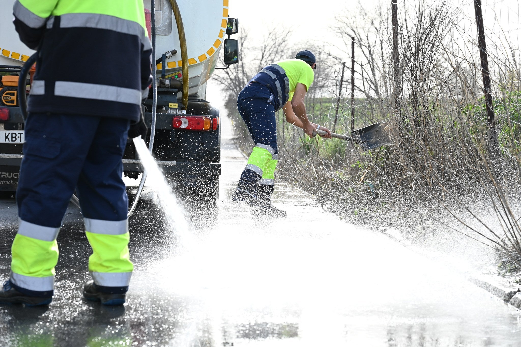 El nuevo plan extraordinario de limpieza de Linares arranca en la barriada de la Paz