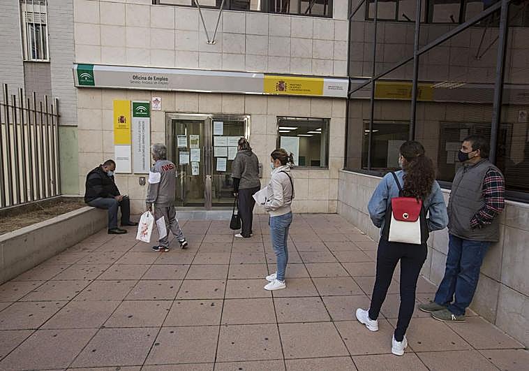 El SEPE ofrece esta ayuda para los que acaban de perder su empleo.