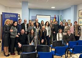 Foto de familia de los asistentes a la jornada.