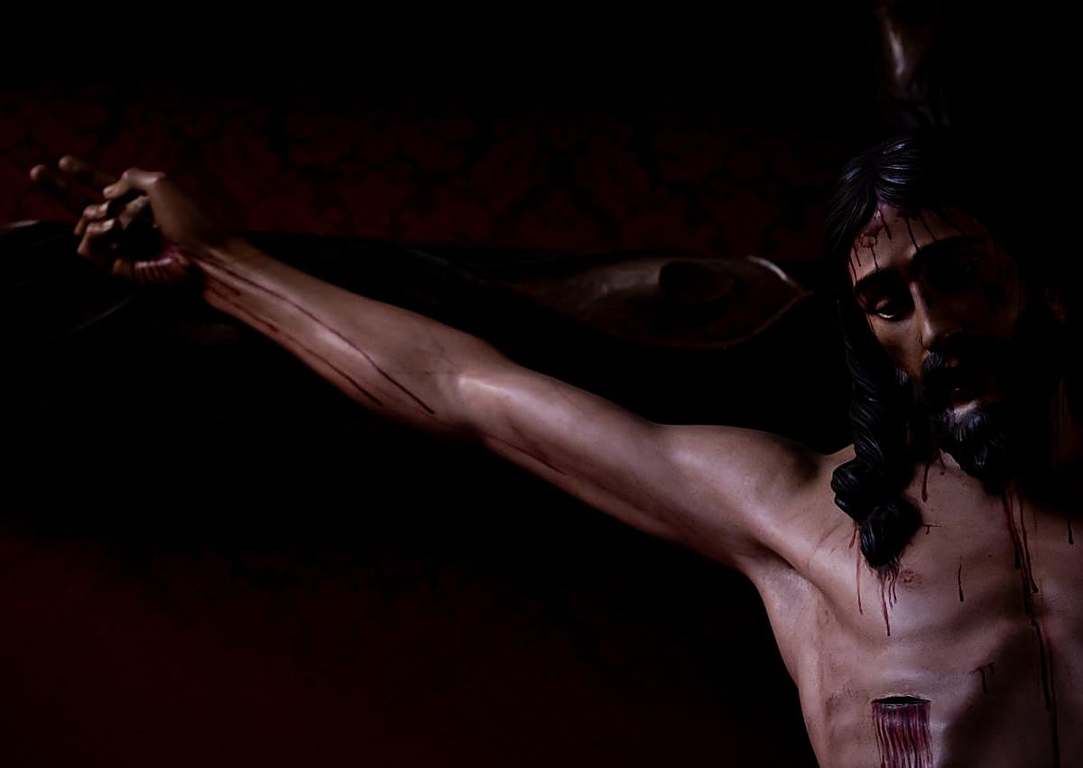 Imagen secundaria 1 - Los hermanos de los Agustinos, junto a las imágenes titulares de la hermandad.