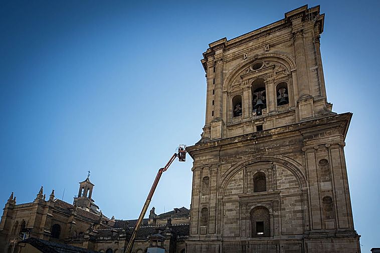 El Arzobispado acomete todos los años trabajos de conservación de forma previa a la Semana Santa.