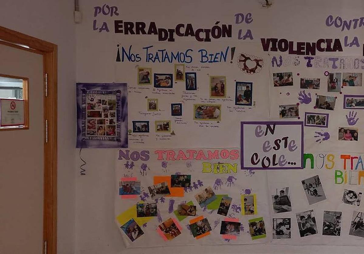 Pared decorada del colegio Jean Piaget.