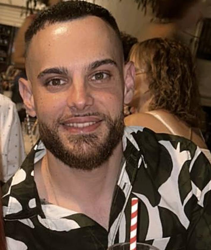 Imagen secundaria 2 - Daniel tenía 27 años y era un apasiondo de las motos.