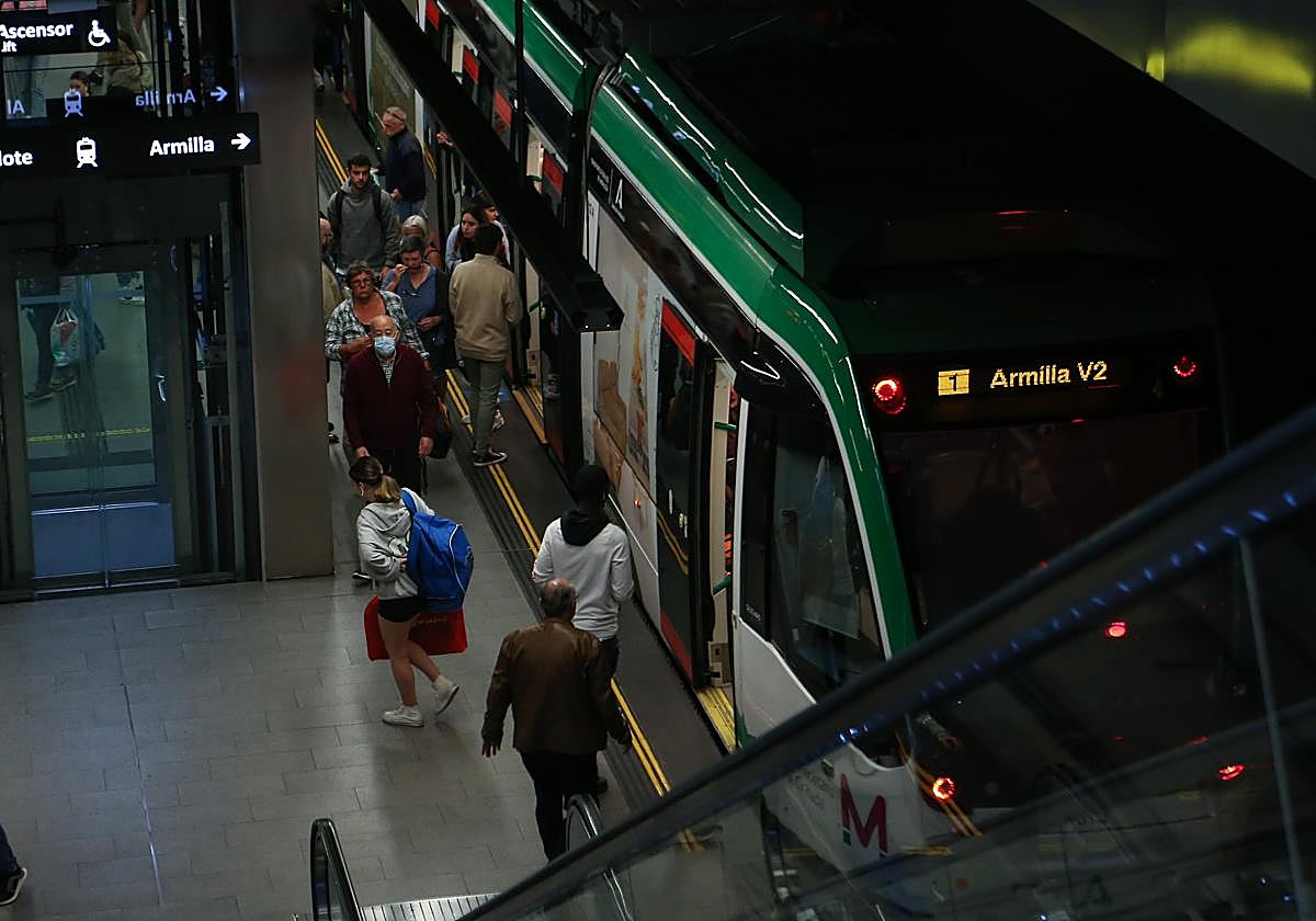 El metro de Granada recibe la mejor puntuación de los usuarios desde su puesta en funcionamiento