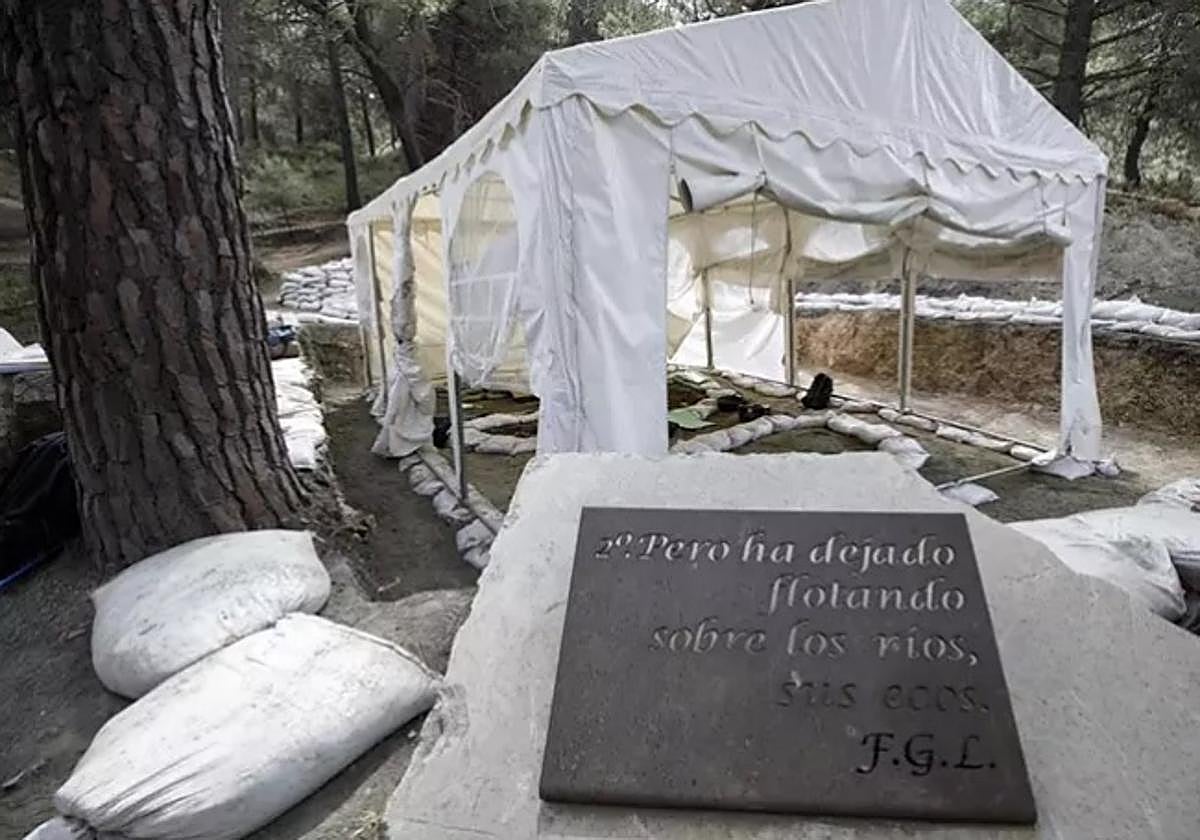 Agreden al familiar de una víctima del franquismo en el barranco de Víznar.