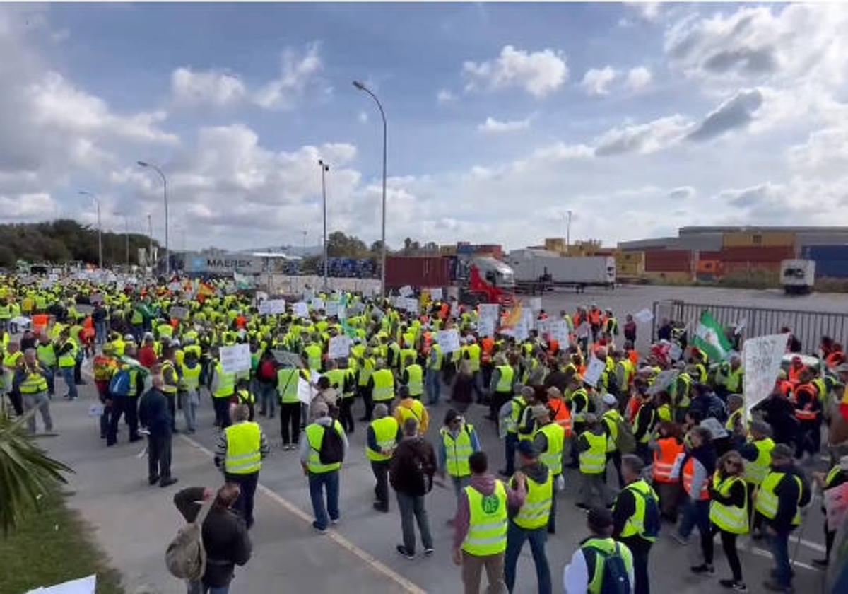 Asaja, COAG y UPA miran a Madrid y organizan una tractorada para el lunes en la capital