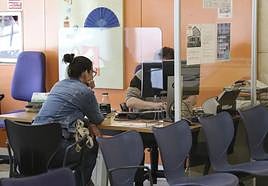 Las 43 ofertas de empleo para administrativos y auxiliares en Andalucía.