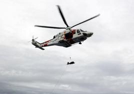 Rescatan a dos supervivientes del vuelco de una embarcación frente a Cabo de Gata