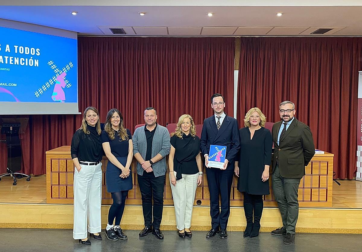 Pablo González-Sánchez ha sido tutelado por la catedrática hispalense Gloria Jiménez Marín.