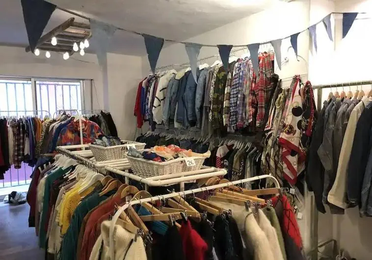 Un recorrido por las tiendas vintage de Granada: ropa barata y con estilo