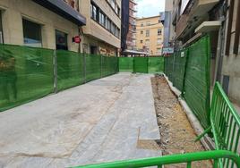 Trabajos al inicio de la calle San Clemente, para unir los dos aparcamiento bajo rasante.