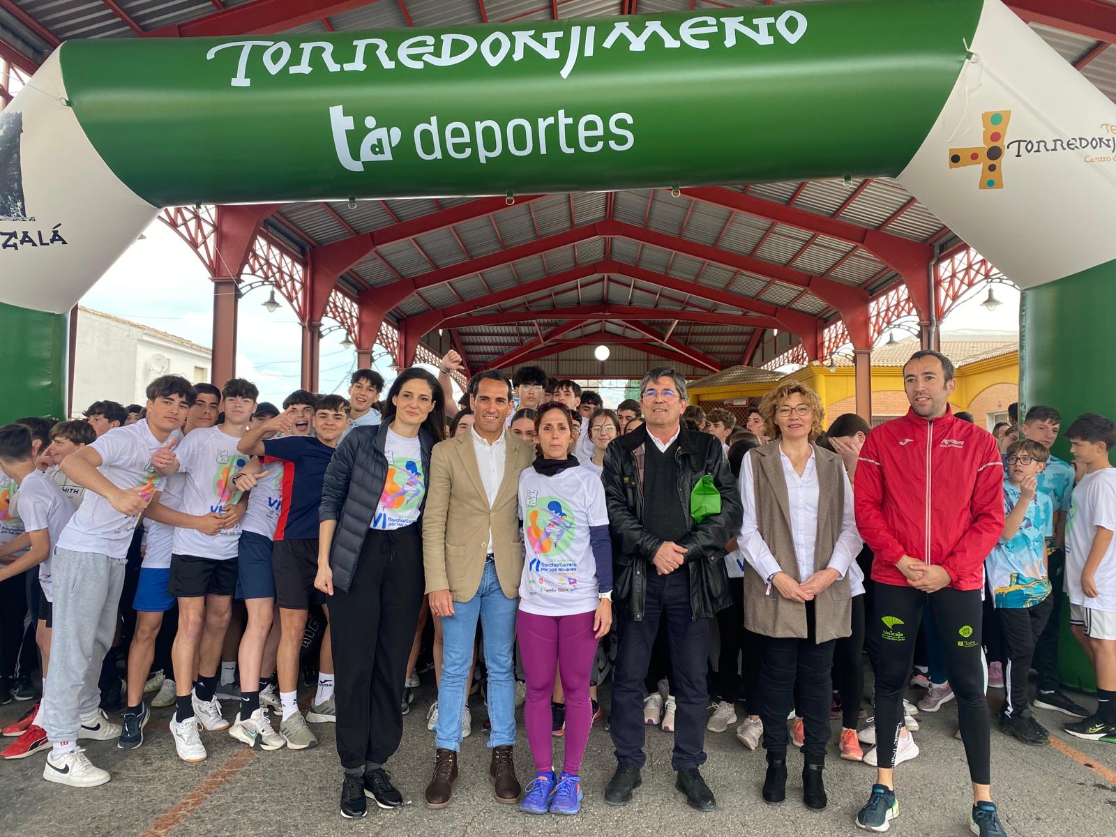 Acto deportivo por la igualdad de género en el IES Santo Reino de Torredonjimeno.