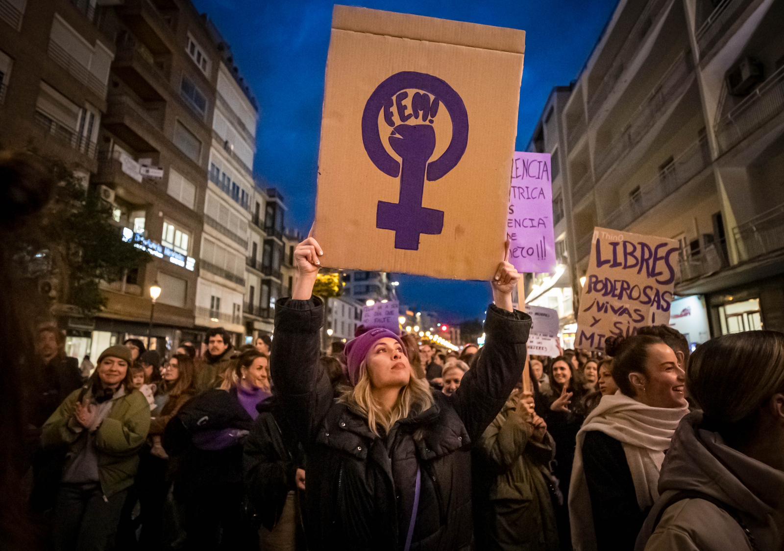 Las imágenes de la marea morada del 8M en Granada