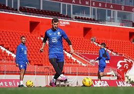 Leo Baptistao trabajando junto al resto de compañeros.