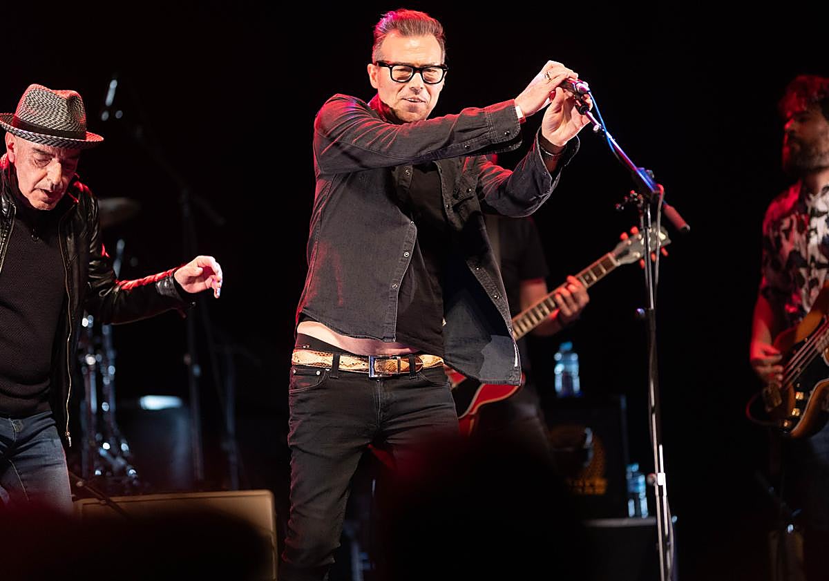 Imagen principal - Noche de encuentros en CajaGranada