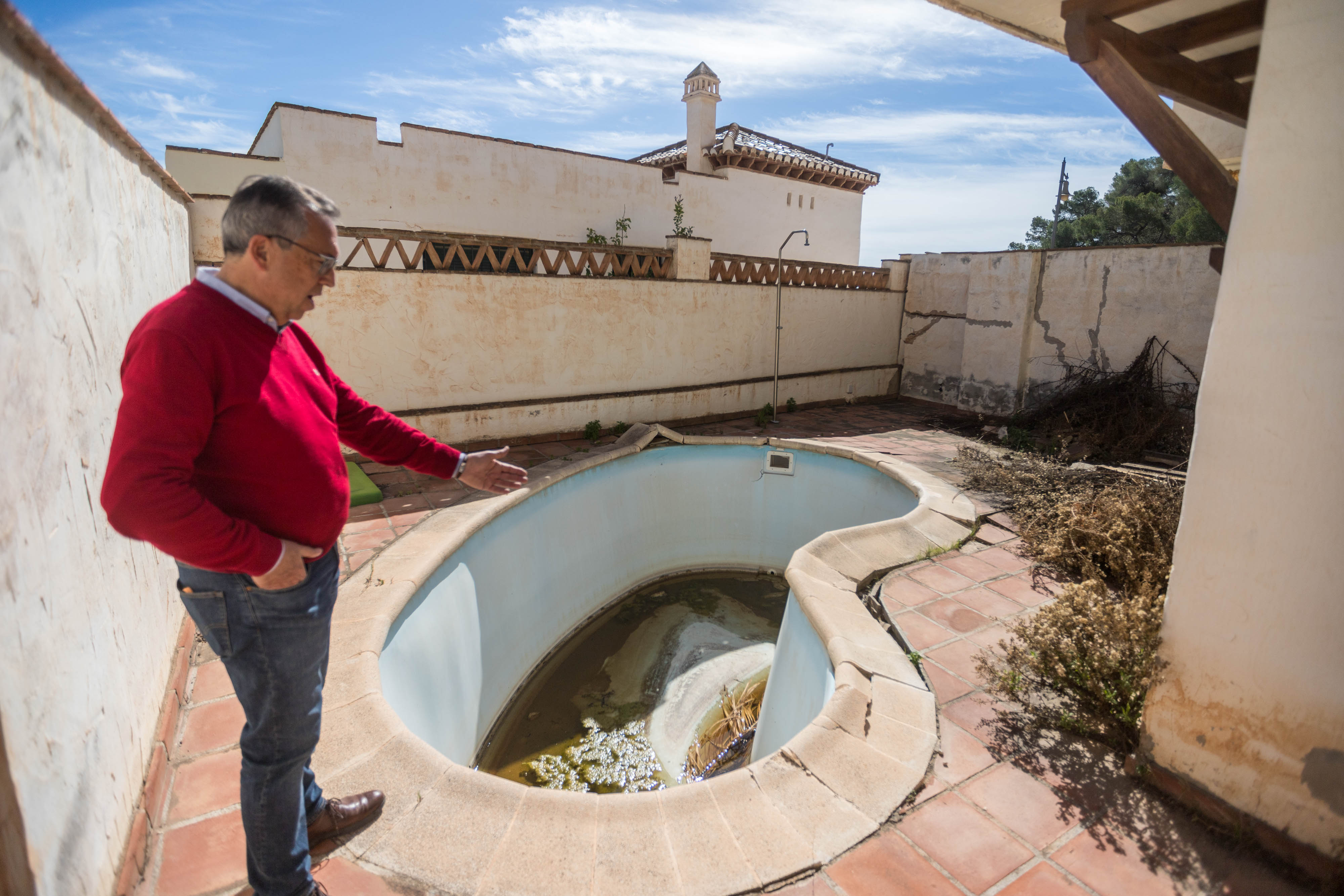 El abandono de los Cármenes del Mar de Almuñécar, en imágenes